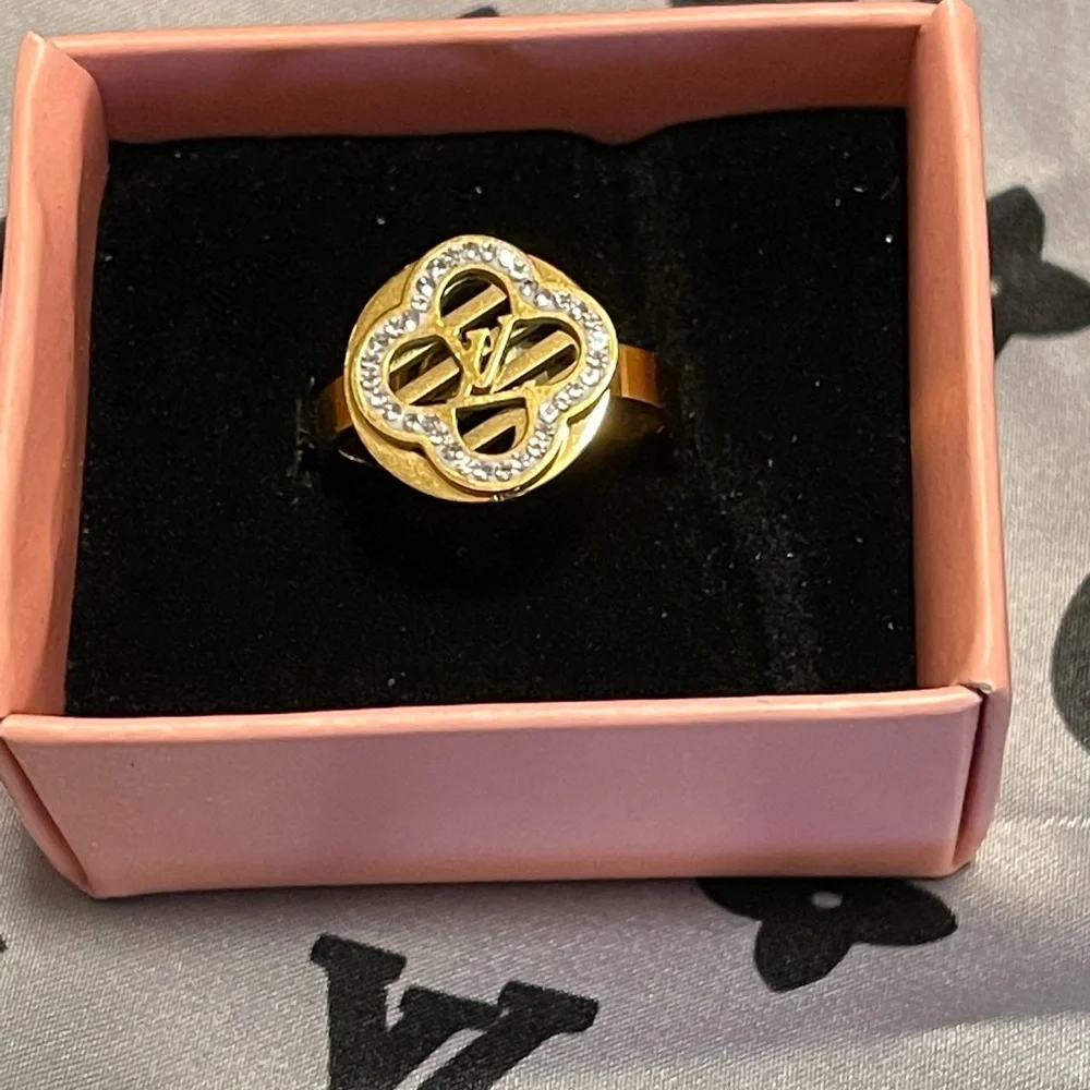 Ring - Picture 1 of 3